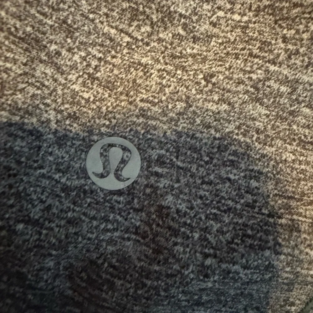 Lululemon Speed Up Low-Rise Lined Shorts 2.5". Heather Gray & Black Size 2 - Picture 4 of 10